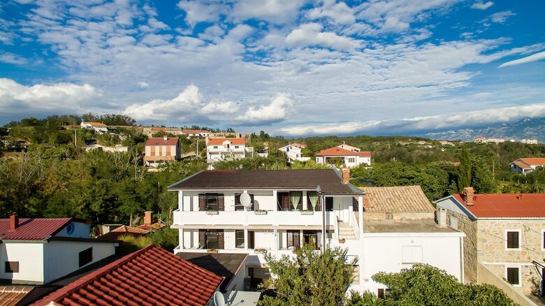 Apartments Mladen