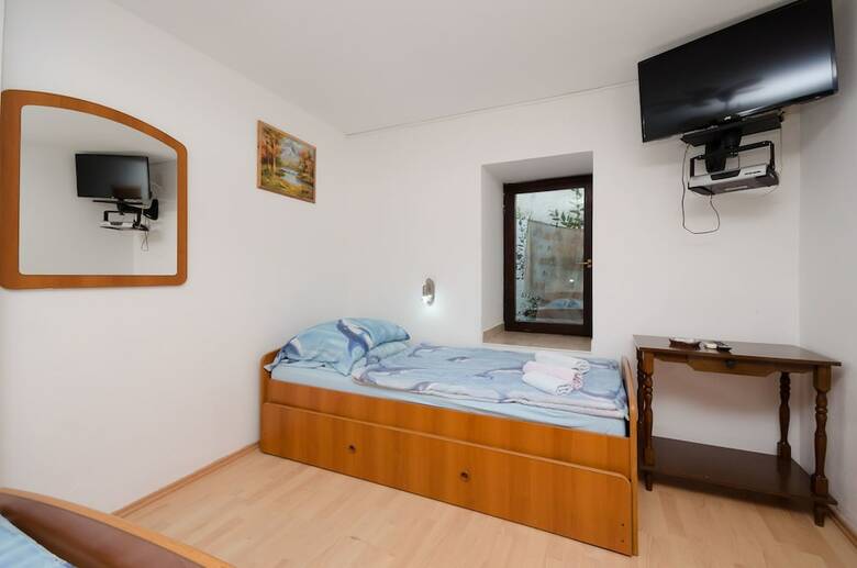 Apartments Mladen