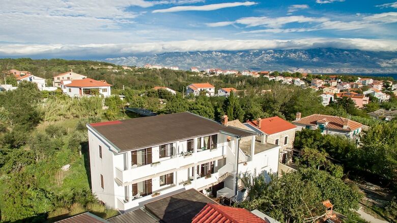 Apartments Mladen