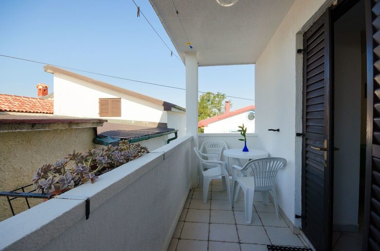Apartments Mladen