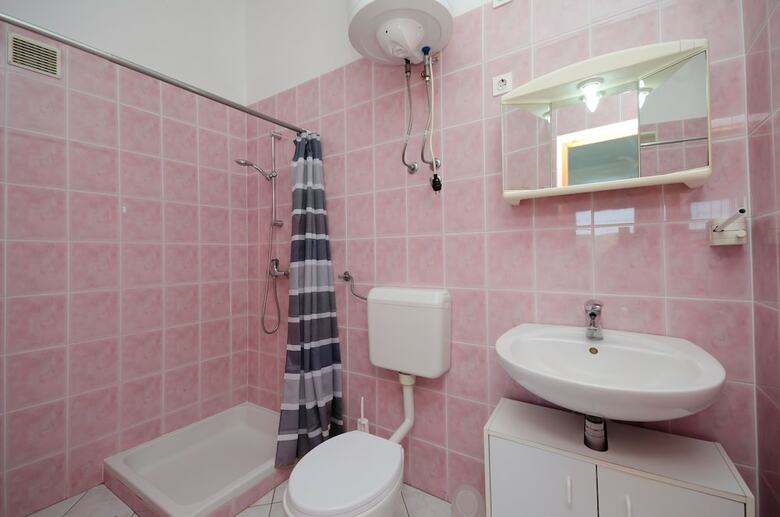 Apartments Mladen