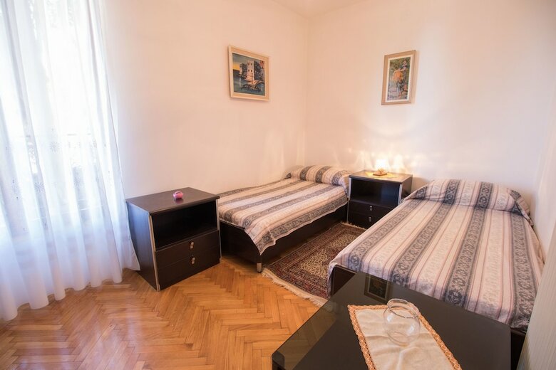Apartments Luka