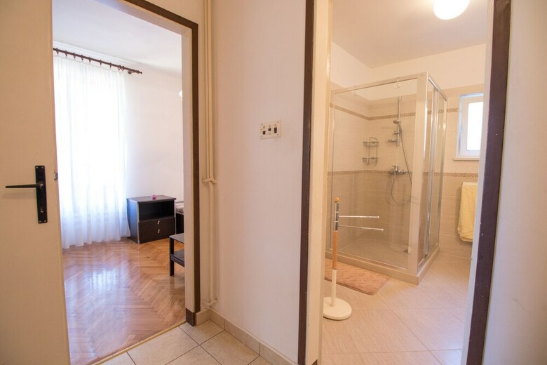 Apartments Luka