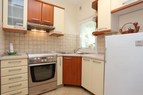 Apartments With A Parking Space Lumbarda (korcula) - 4472