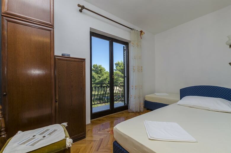 Apartments Marina