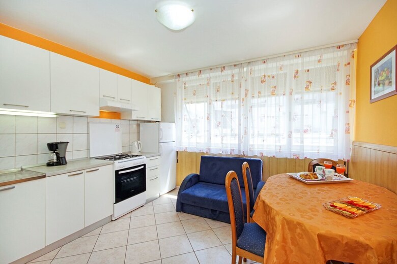 Apartments Mi�e