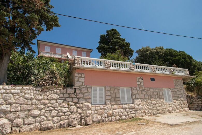 Apartments Josip