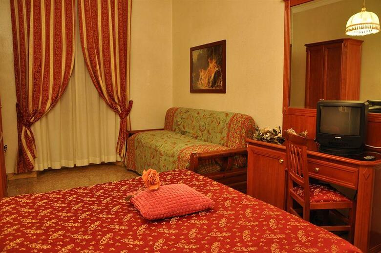 Hotel Sandra