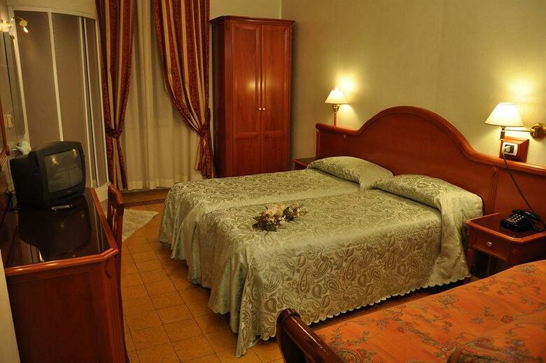 Hotel Sandra