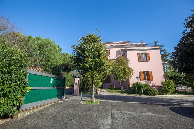 Hotel Arco Di Travertino