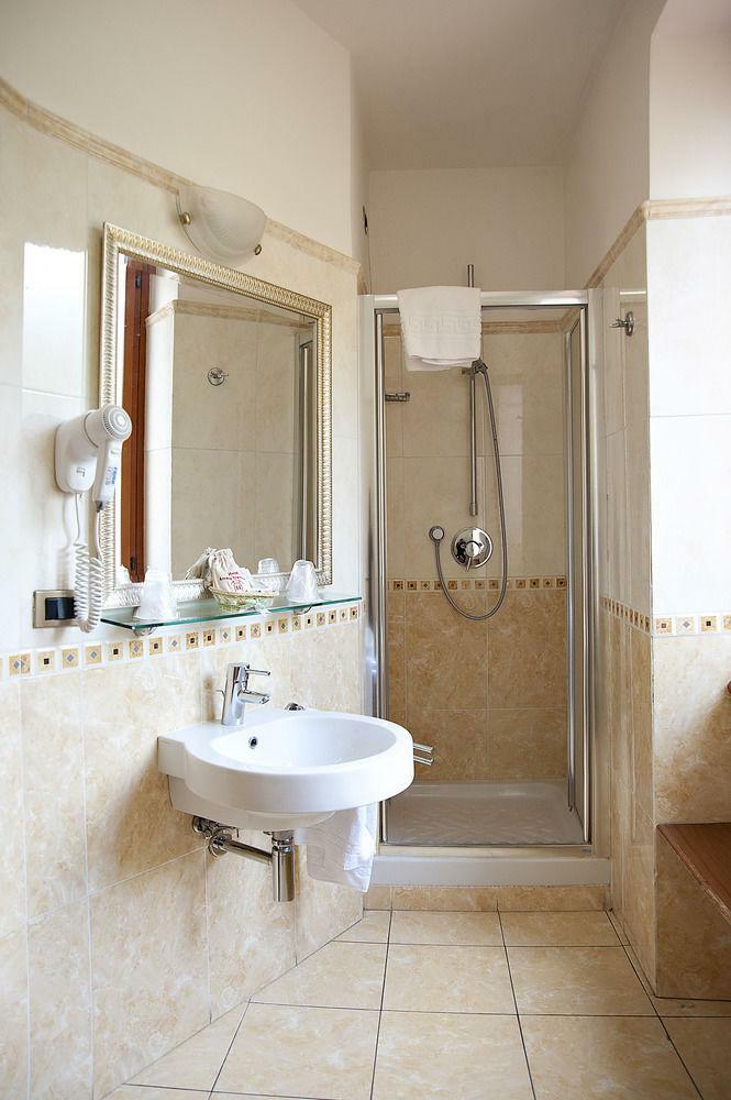 Hotel Arco Di Travertino