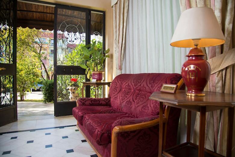 Hotel Arco Di Travertino