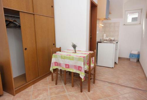 Hostal Apartments By The Sea Splitska (brac) - 5664