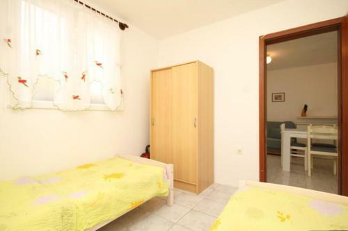 Apartments By The Sea Milna (vis) - 8895