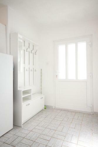 Apartments By The Sea Milna (vis) - 8895