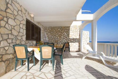 Apartments By The Sea Milna (vis) - 2461