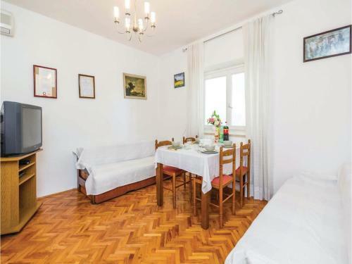 Apartment Creska I
