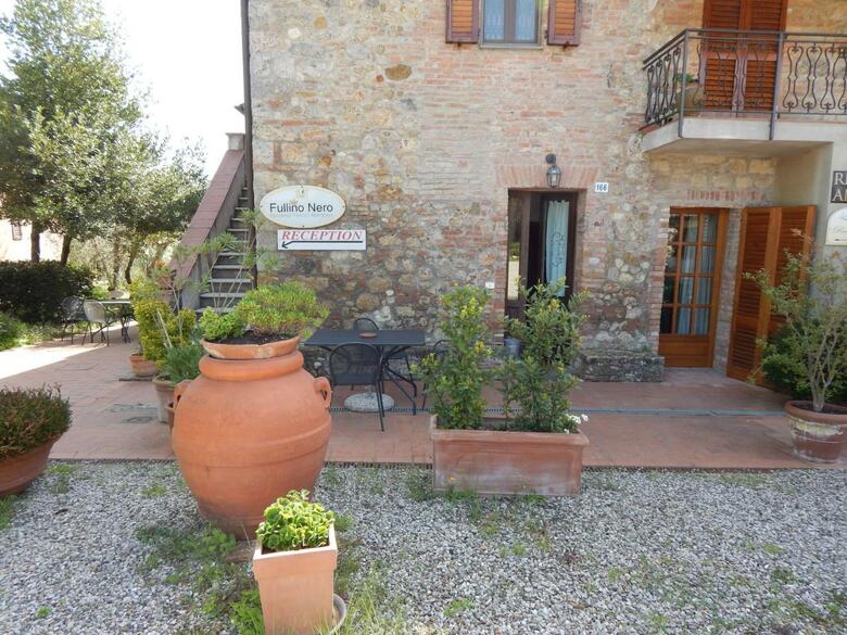 Residencia Fullino Nero
