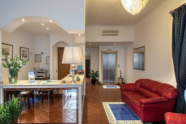 Hotel Caracciolo
