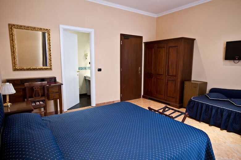 Hotel Caracciolo