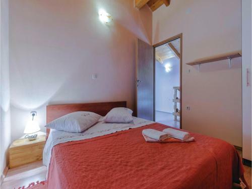 Three-bedroom Apartment In Svetvincenat