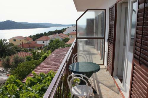 Apartment Tisno 5136a