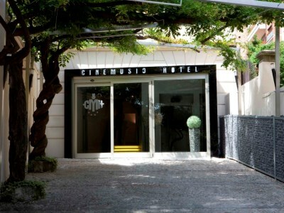 Hotel Cinemusic