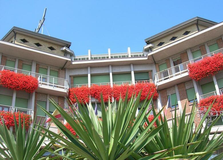 Hotel Carlton