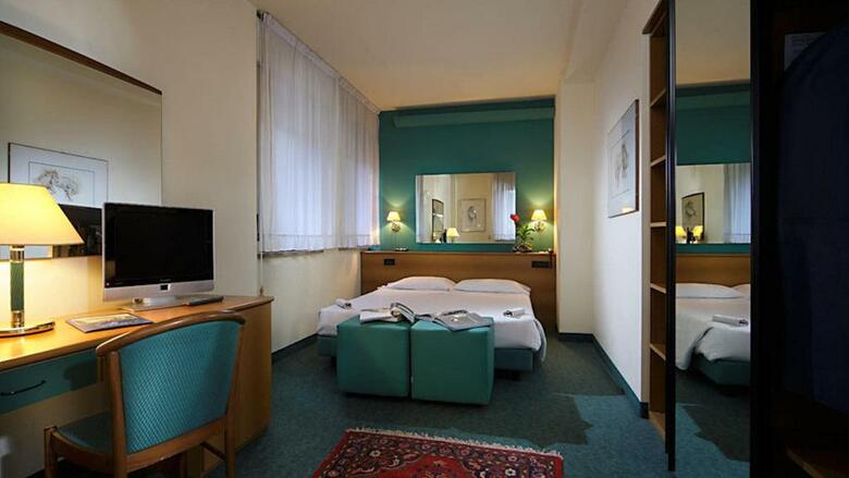Hotel Carlton