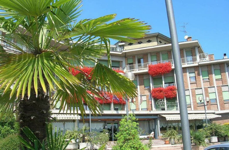 Hotel Carlton