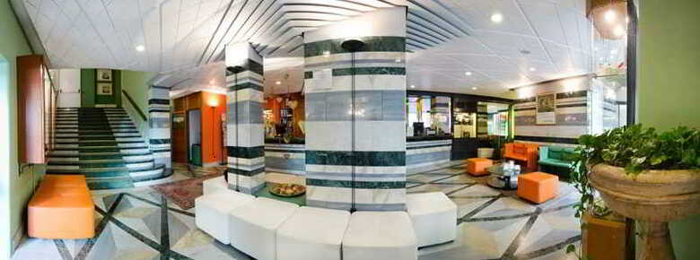 Hotel Carlton
