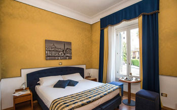 Hotel Piazza Di Spagna View
