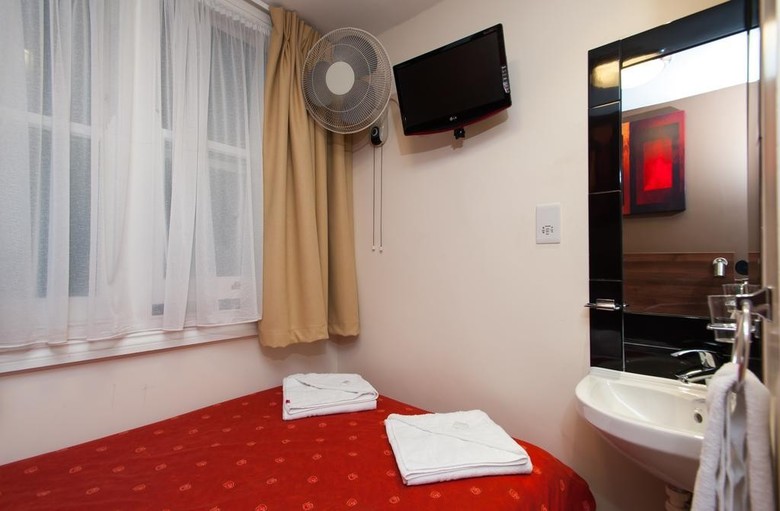 Hotel Marble Arch Inn