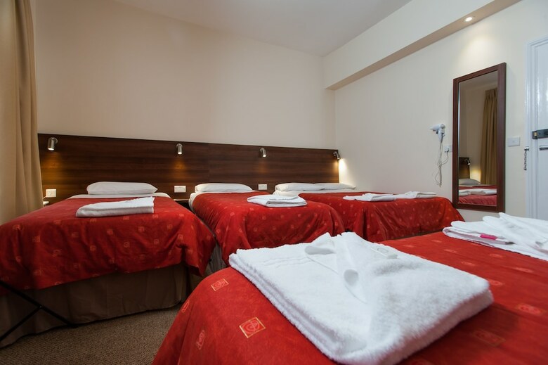 Hotel Marble Arch Inn