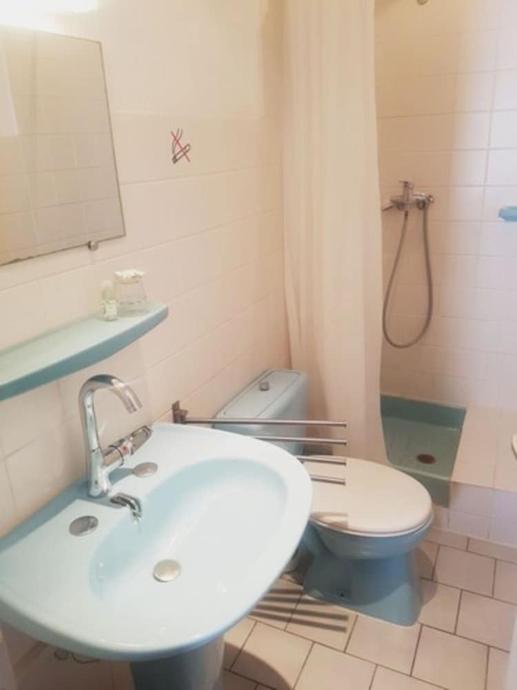 Azurene Royal Hotel