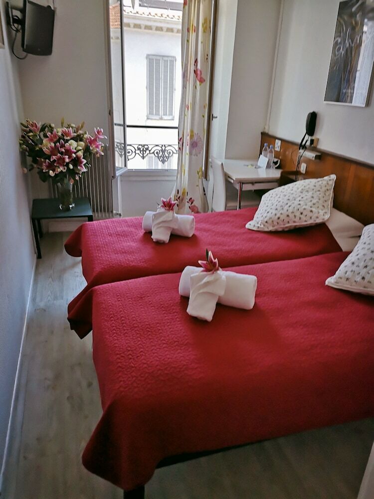 Azurene Royal Hotel