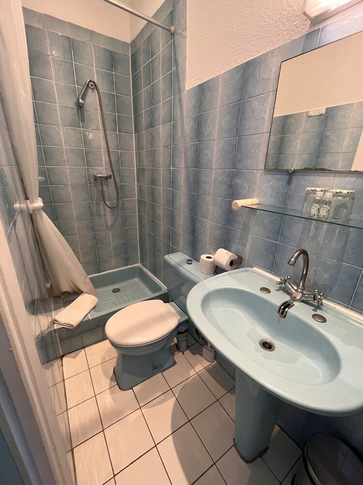 Azurene Royal Hotel