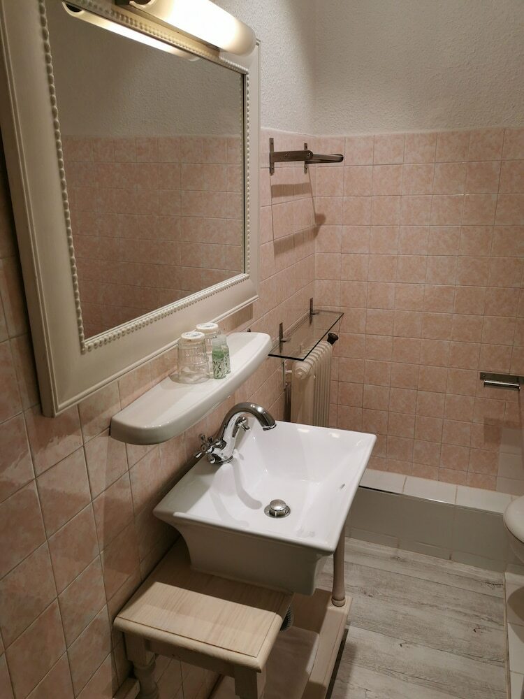 Azurene Royal Hotel