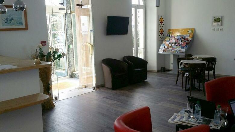 Hotel Des Flots D`azur