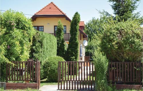Holiday Home V�r�smarty Utca.-si�fok-kiliti