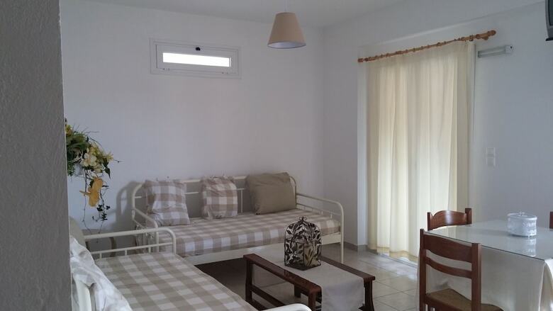 Pernari Apartments