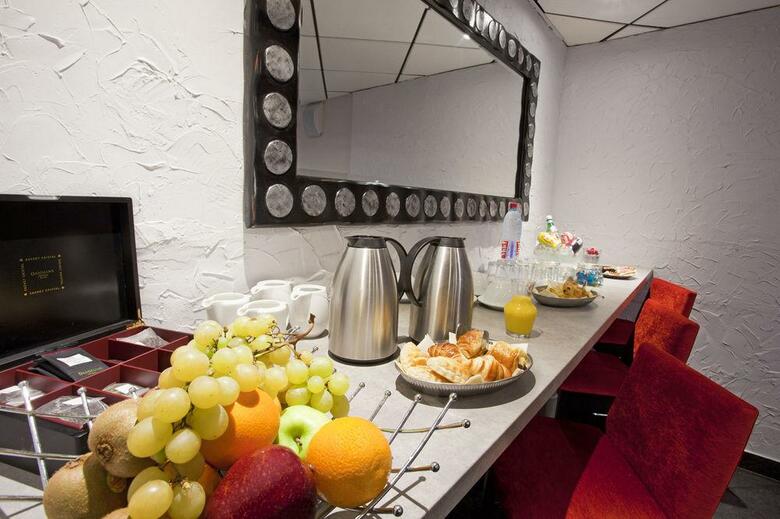 Hotel Kyriad Marseille Centre Paradis Prefecture