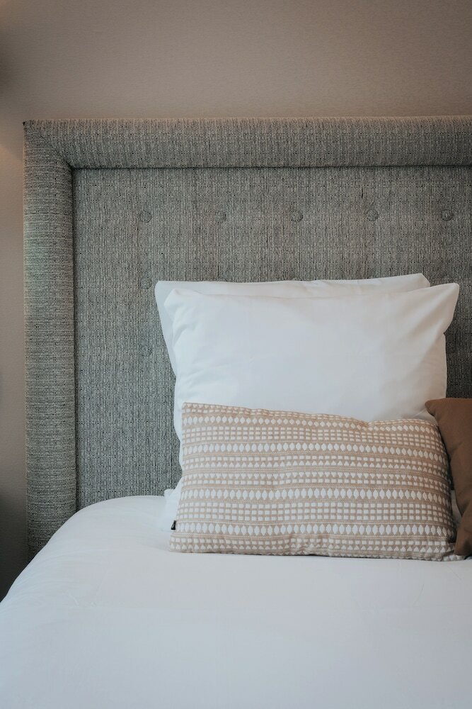 Henry II Hotel