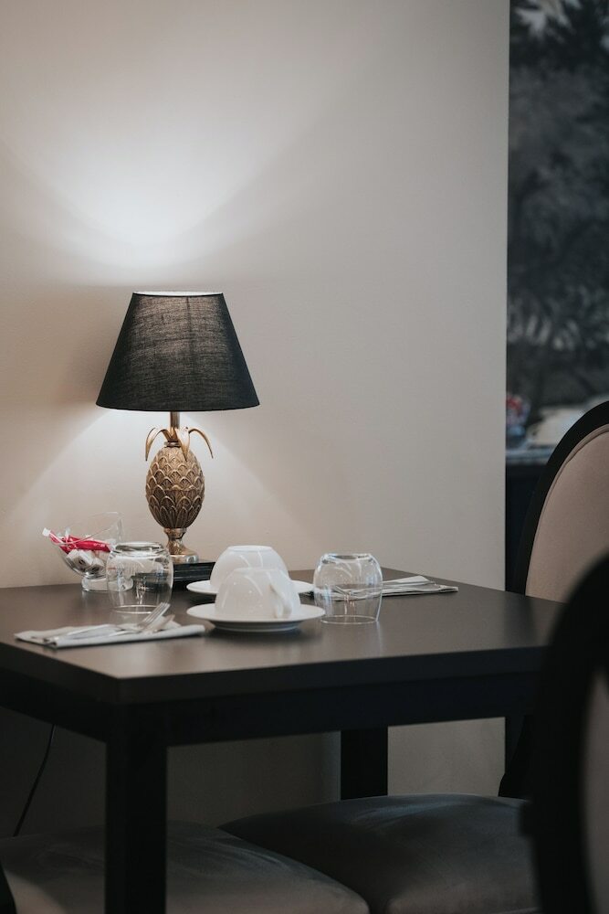 Henry II Hotel
