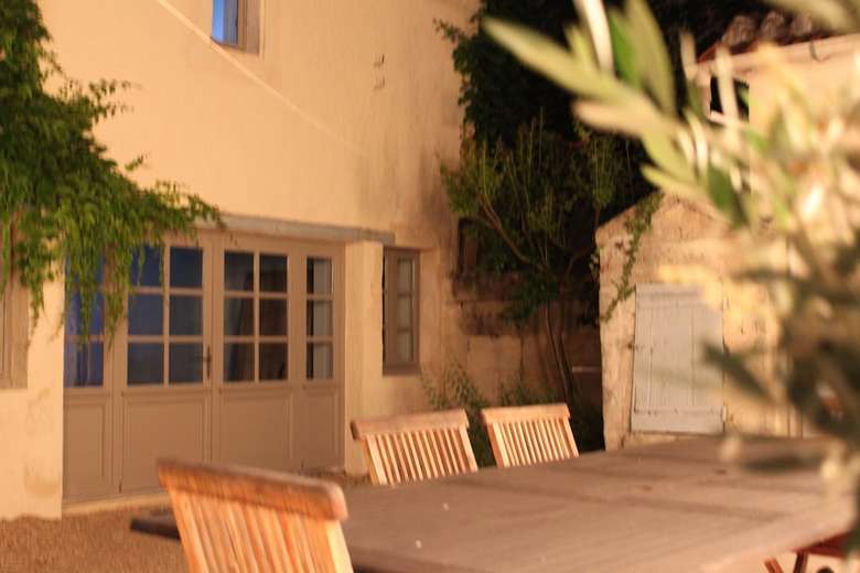 Hostal Maison Charles Maurice