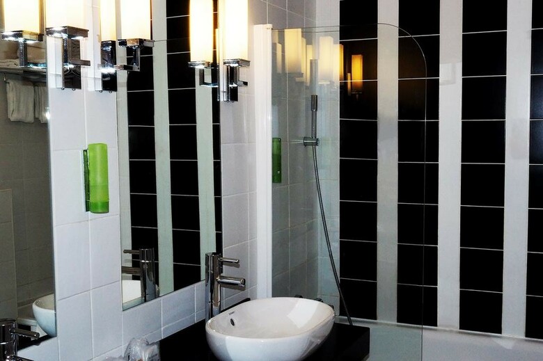 Carlton's Hotel Montmartre