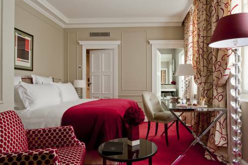 Hotel Le Burgundy Paris