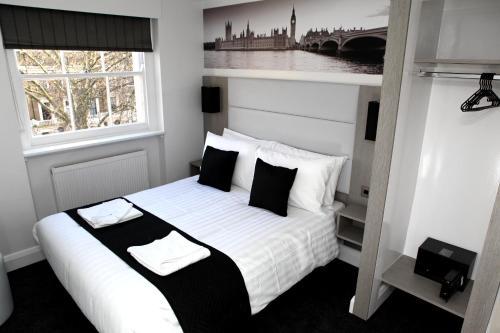 Hotel The Omega