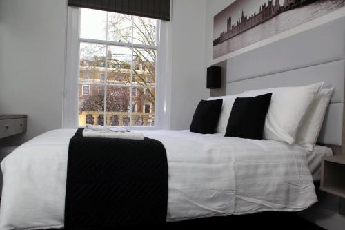 Hotel The Omega