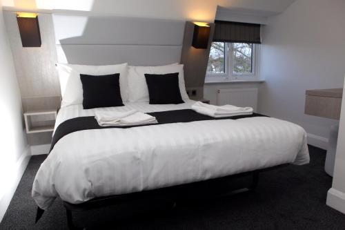 Hotel The Omega